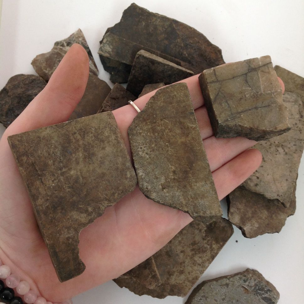 Rough - Slab - Rhodonite - 1 KG Rough - Slab - Rhodonite - 1 KG